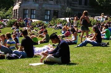 Scholarships For DACA Recipients & Undocumented Students