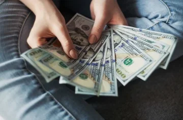 Checking & Savings Accounts: What’s the Difference?
